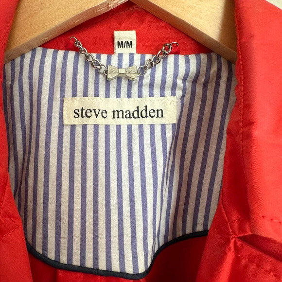 Vintage Steve Madden Red Raincoat Size Medium No holes or stains in good conditi - Picture 7 of 11